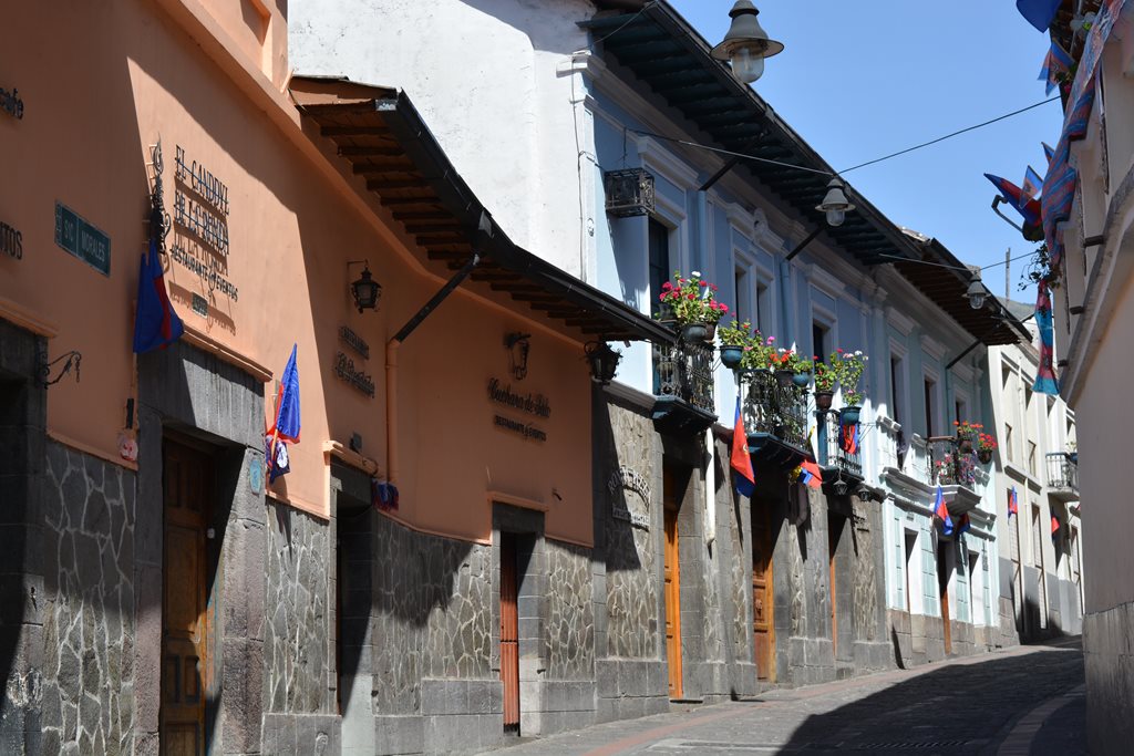 405   Quito